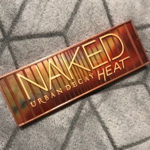 Naked HEAT eyeshadow palette Urban Decay